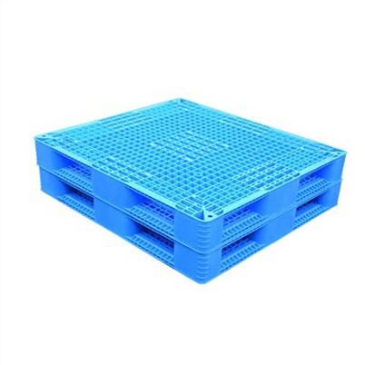 चावल की थैलियों का भंडारण प्लास्टिक फूस का उपयोग करें